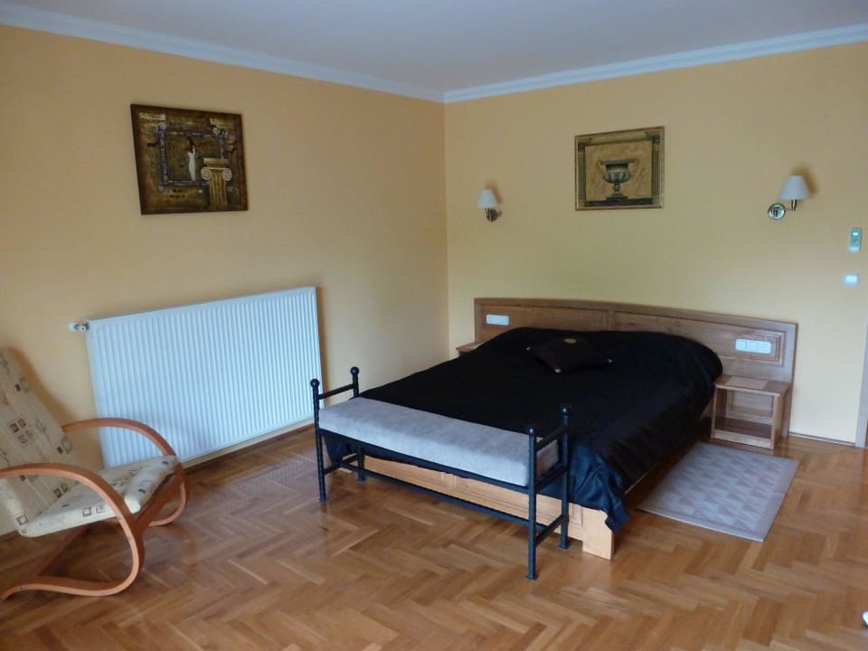 Unser Zimmer riesengroß Hotel Villa Plattensee