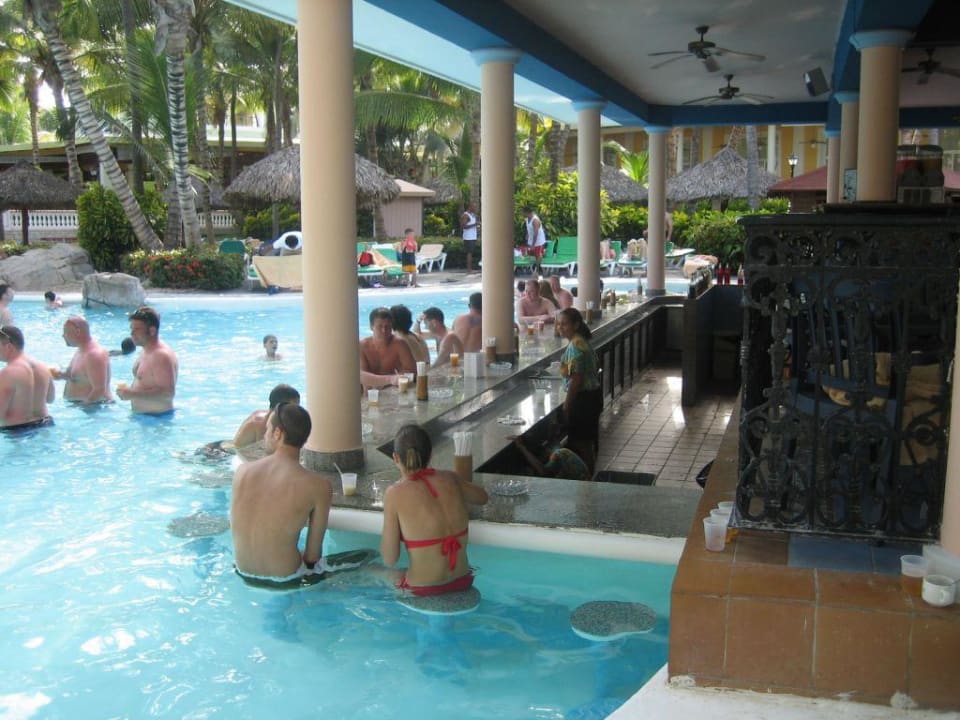 Poolbar Hotel Riu Bambu