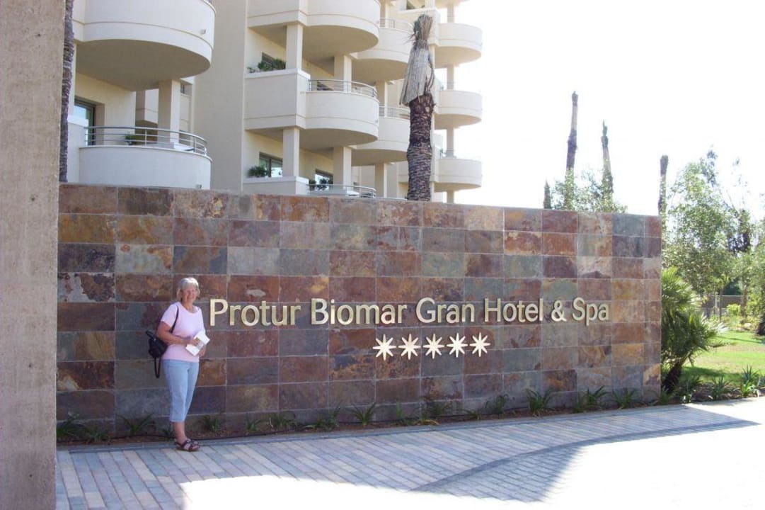 Am Eingang des neuen Protur Hotels Protur Biomar Sensatori Resort