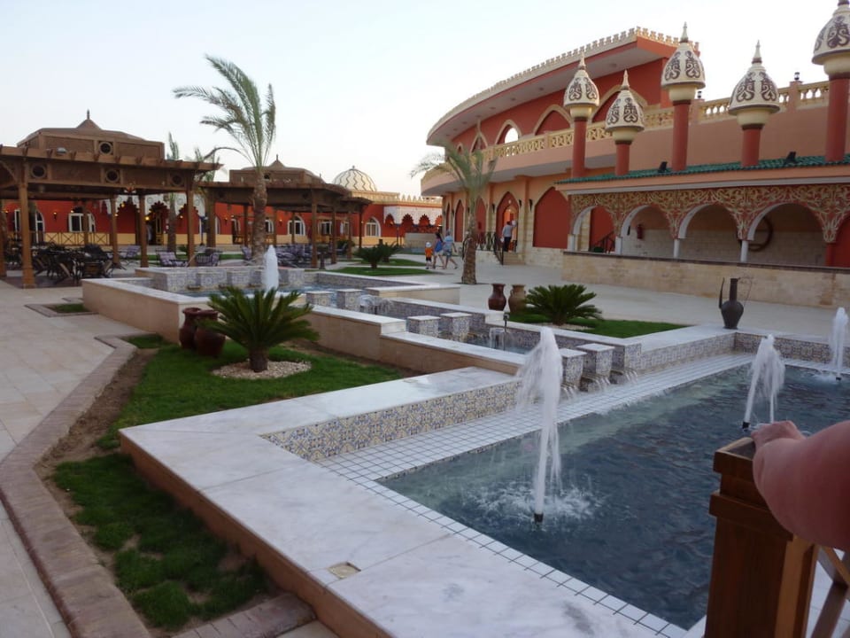 Restaurants und Arena Pickalbatros Alf Leila Wa Leila Resort - Neverland Hurghada