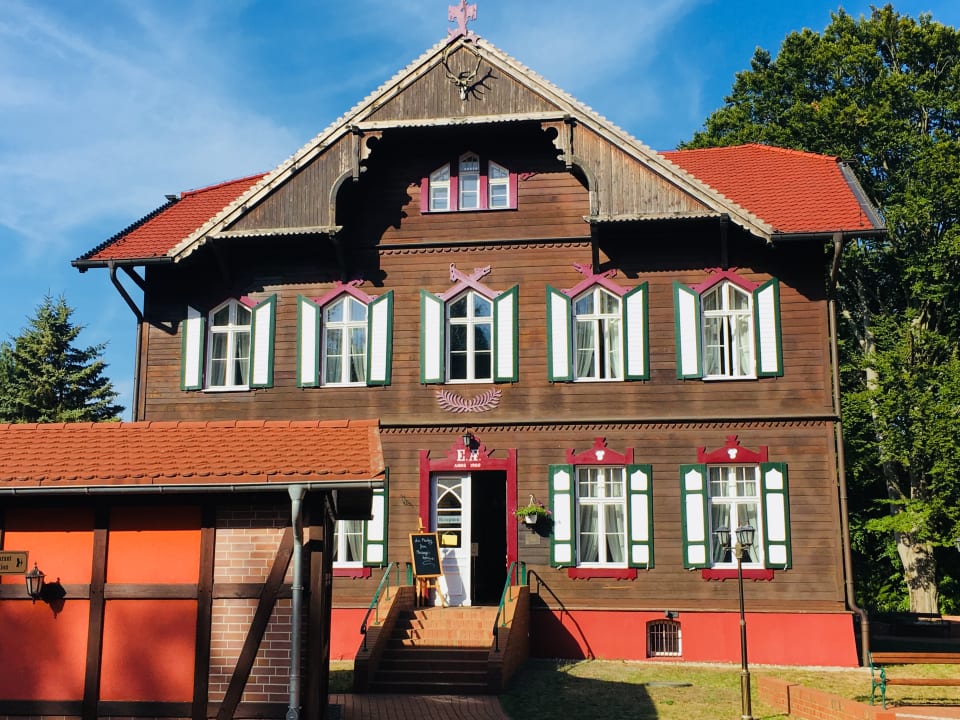 Außenansicht Hotel Jagdschloss Waldsee