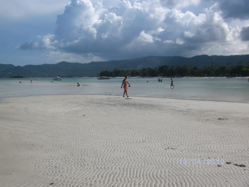 Das ist der Hotel-Strand Samui Natien Resort