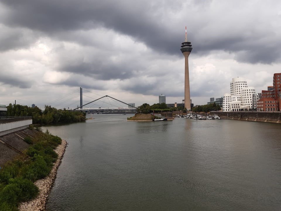 Ausblick INNSiDE by Meliá Düsseldorf Hafen