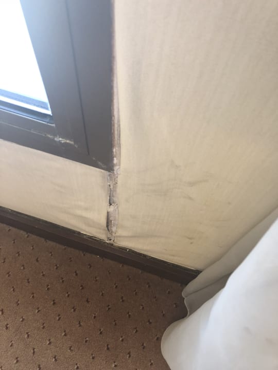 Zimmer RAMADA Plaza Hotel Beirut Raouche