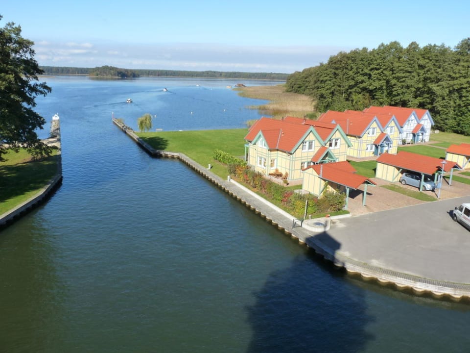 Ein- und Ausfahrt der Boote Precise Resort Hafendorf Rheinsberg
