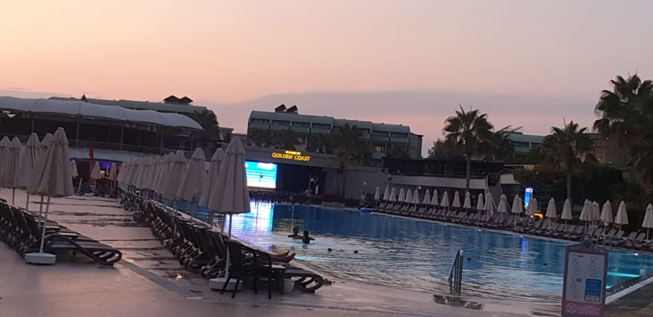 Pool VONRESORT Golden Coast