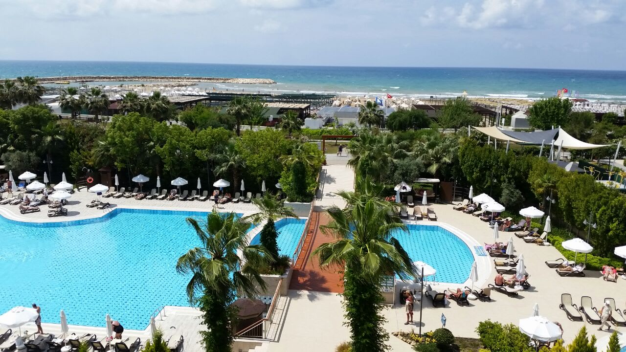 Ausblick Commodore Elite Suites & Spa - Adults only