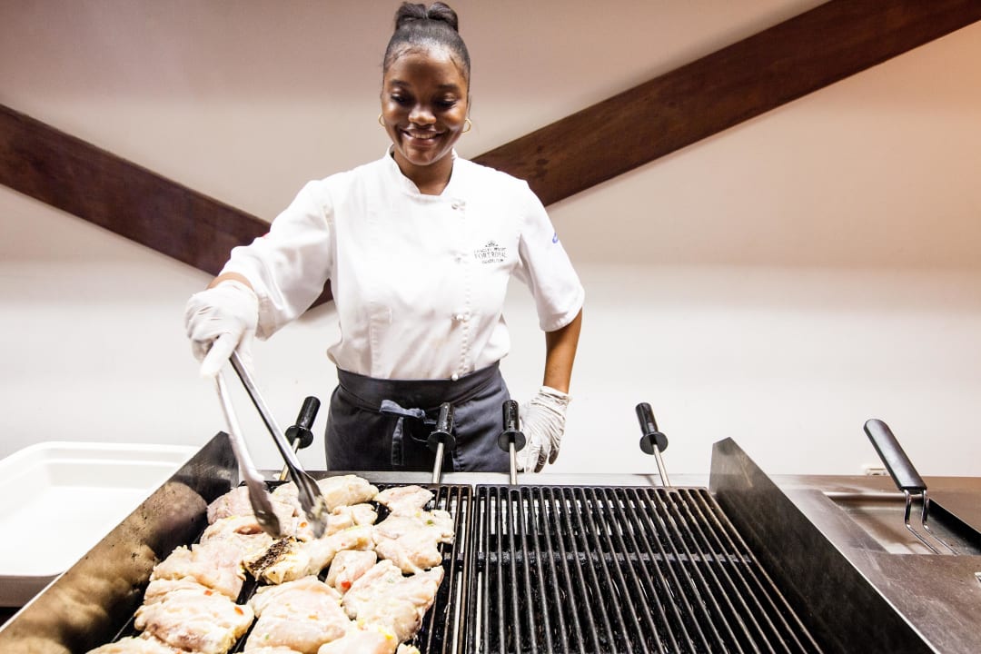 Live show cooking during dinner at Fort Royal! Langley Resort Hotel Fort Royal