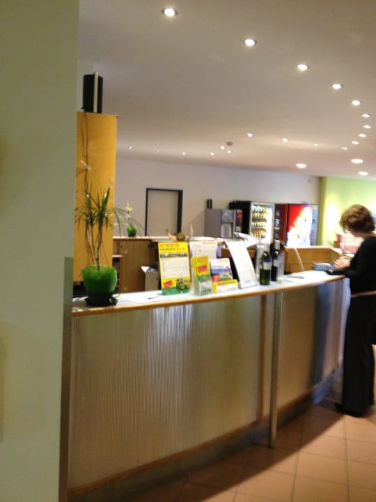 Rezeption AllYouNeed Hotel Vienna2