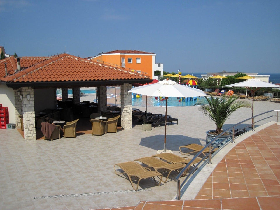 Poolbar Skiper Resort