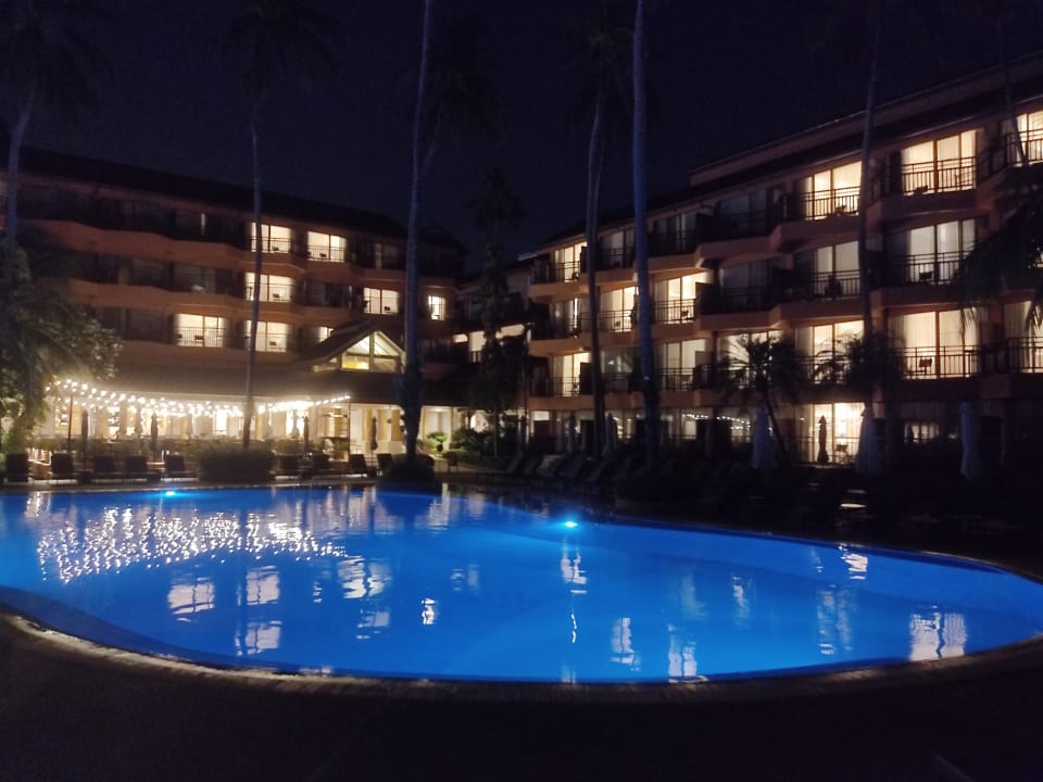 Pool Courtyard by Marriott Phuket, Patong Beach Resort