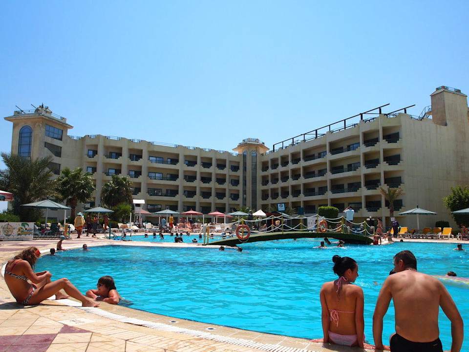 Basen główny Moreno Horizon Spa & Resort