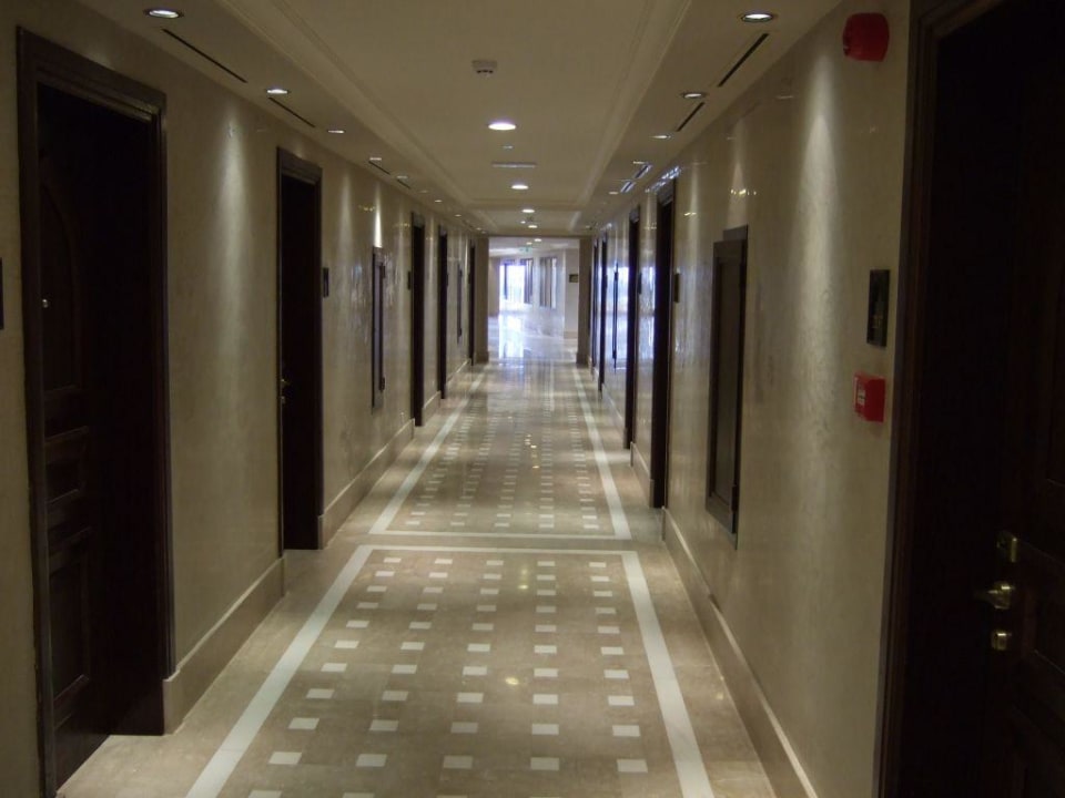 Hotelflur Miramar Al Aqah Beach Resort