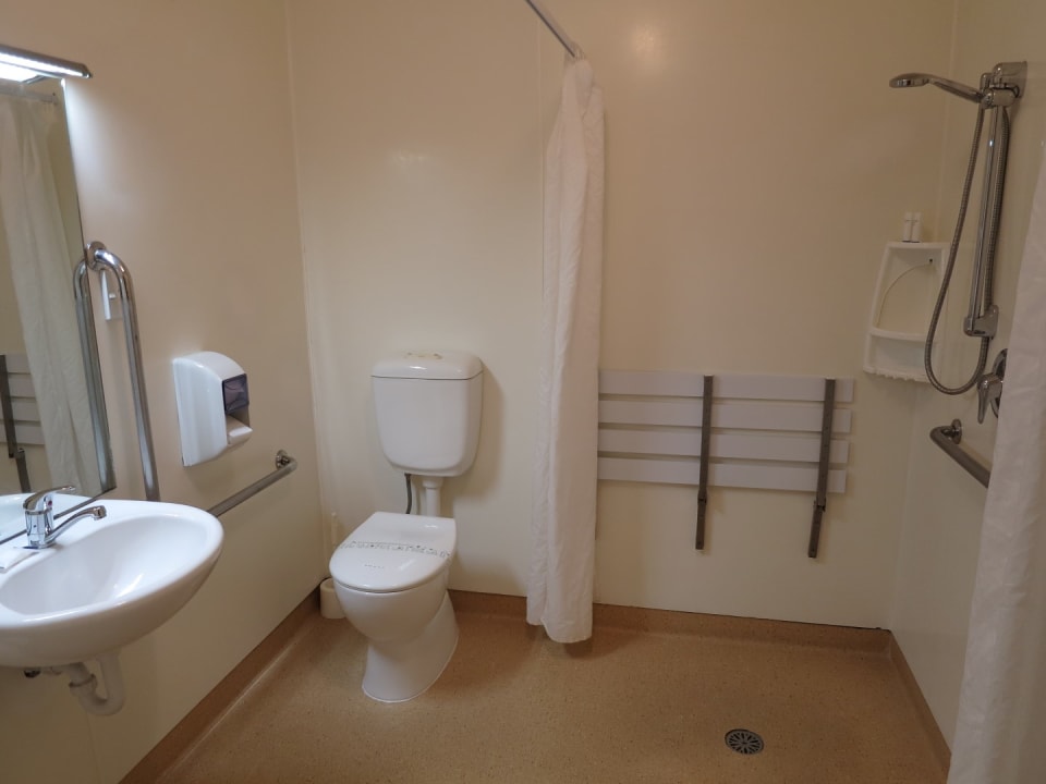 Zimmer BKs Pioneer Motel