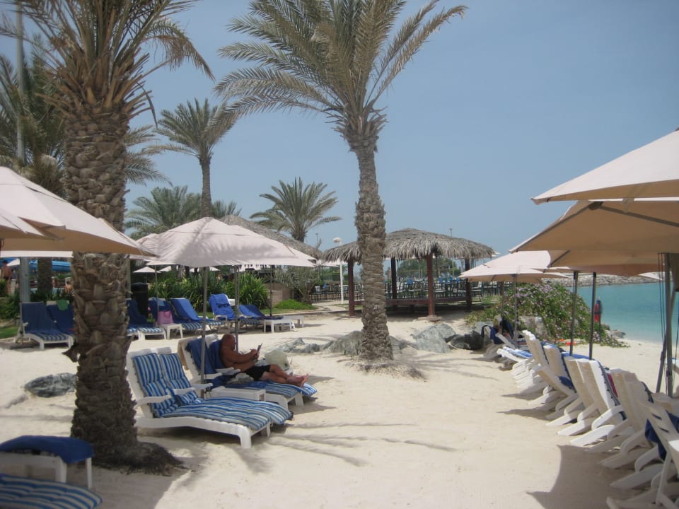 Beach Club Radisson Blu Hotel & Resort Abu Dhabi Corniche