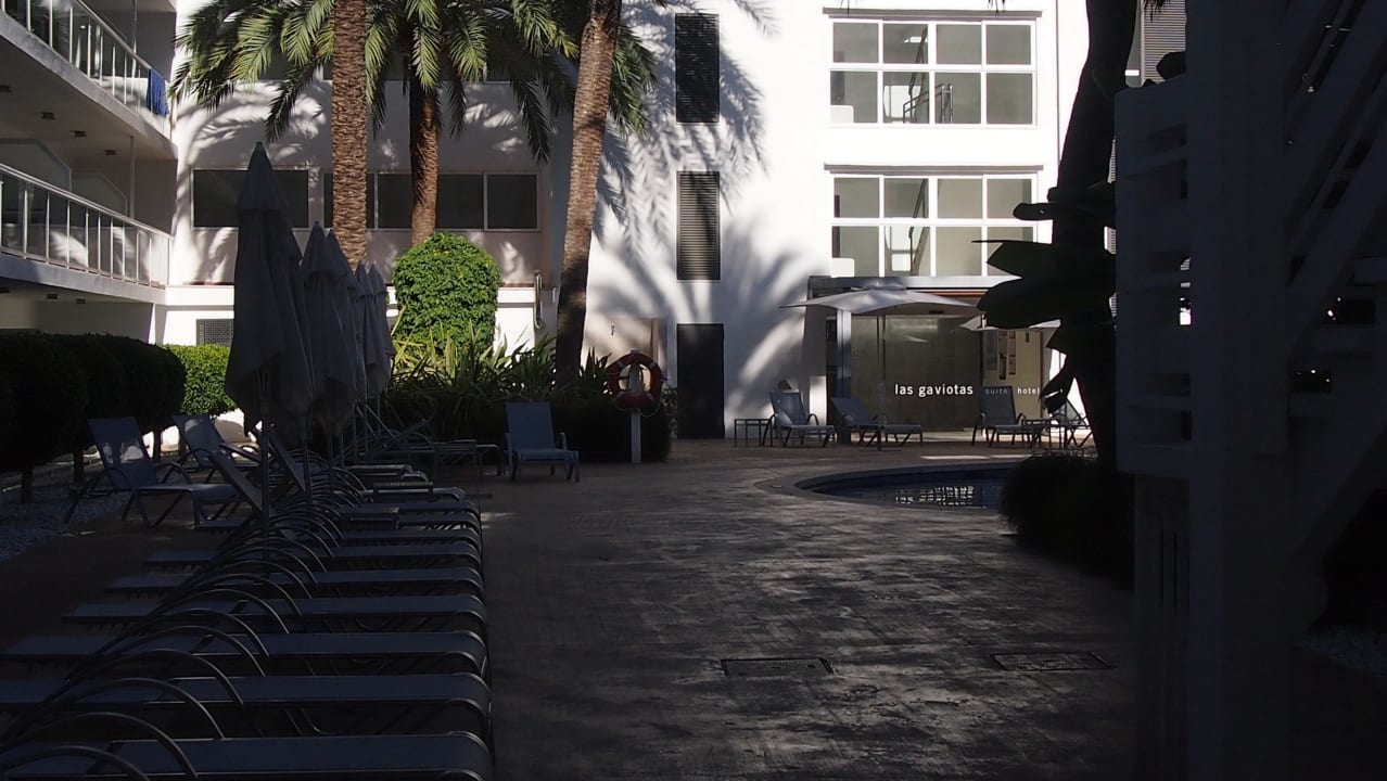 Innenpool Las Gaviotas Suites Hotel