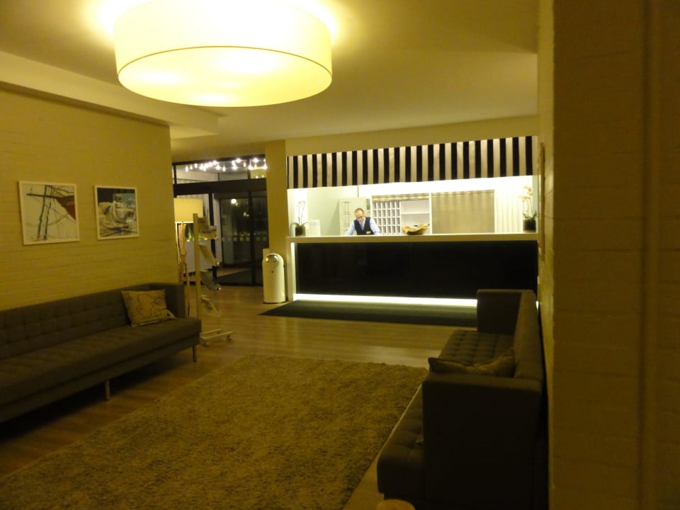 Rezeption Strandhotel Weissenhäuser Strand