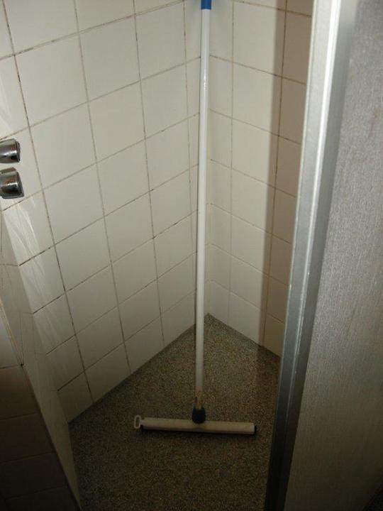 Dusche im Doppelzimmer vom Hotel Hotel van Onna