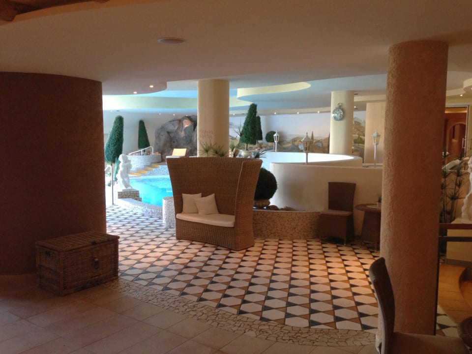 Wellnessbereich Indoorpool Wellnesshotel Engel