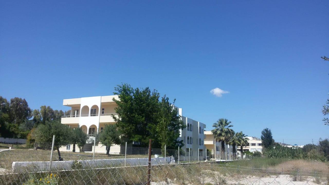 Ansicht am Weg vom Strand Hotel Memphis Beach