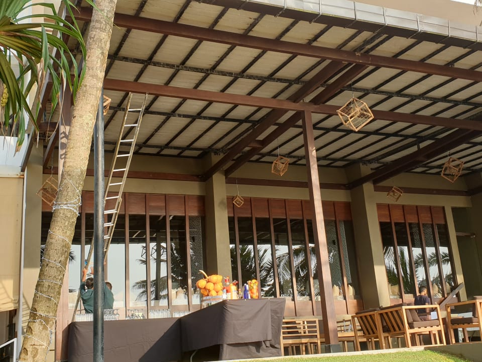 Gastro Pandanus Beach Resort & Spa