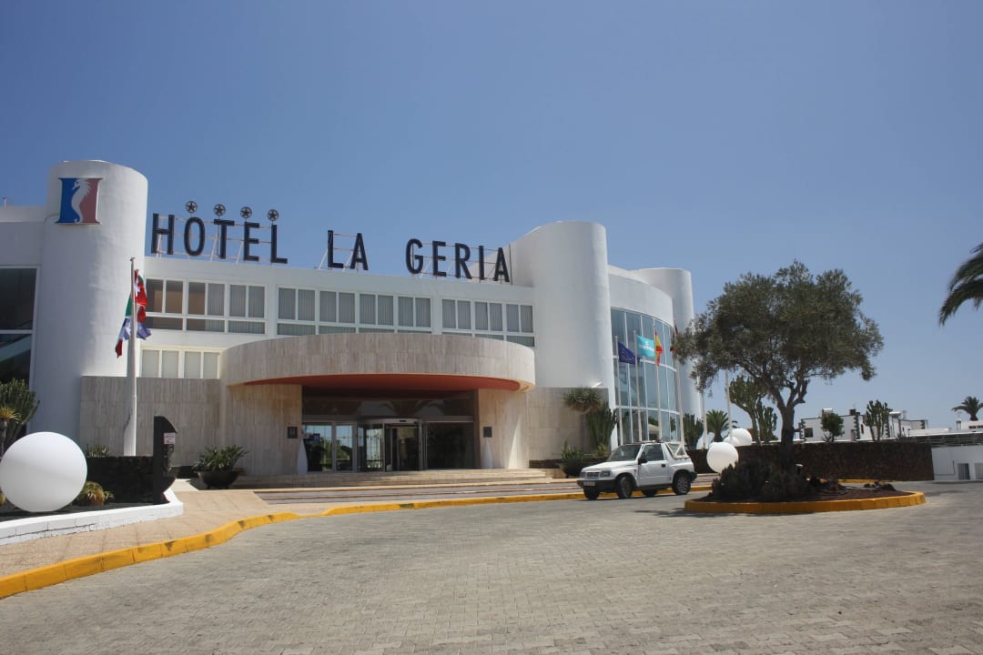 Eingang zum Hotel  Hipotels La Geria