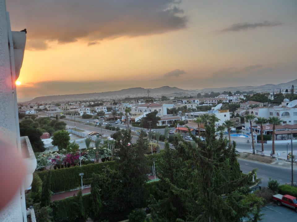 Hotel Hinterland Sandy Beach