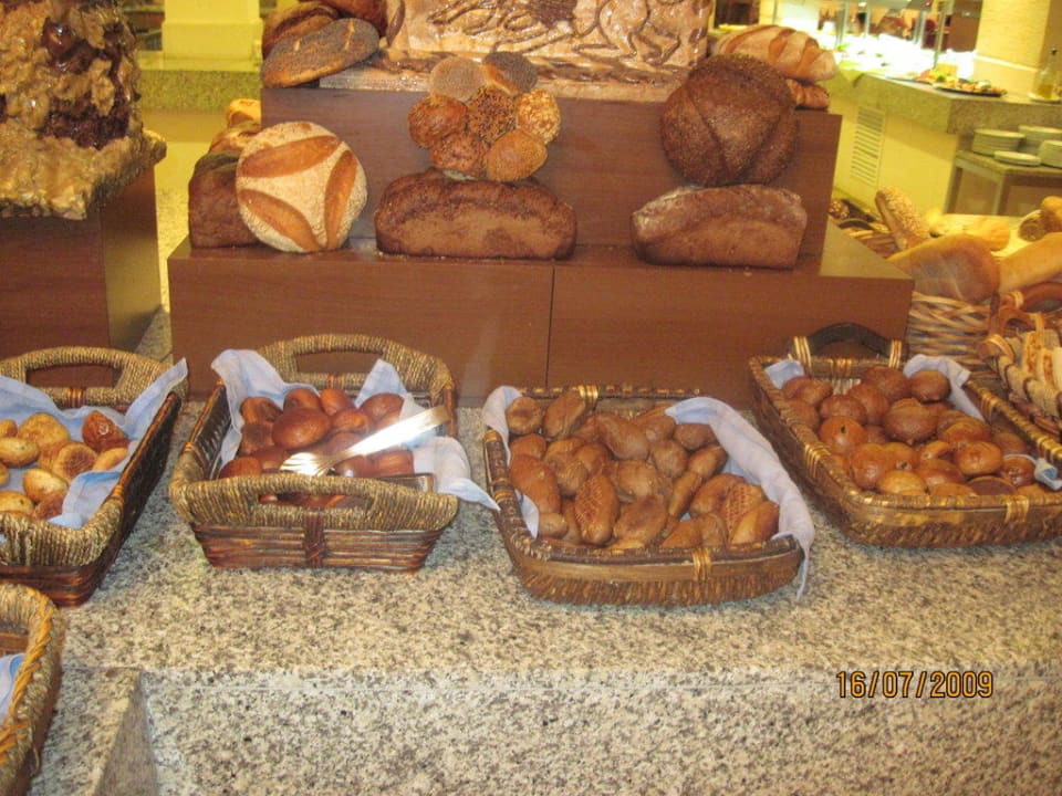 Essen Lara Barut Collection