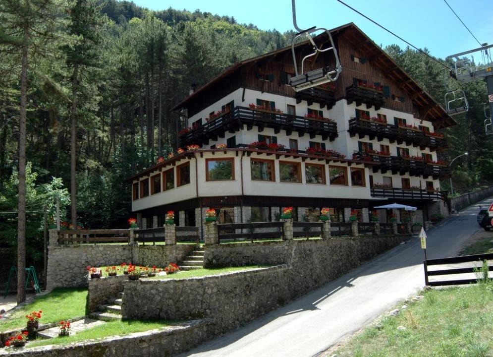 Vista esterna Hotel Garni Mille Pini