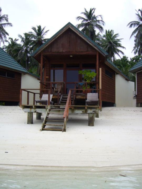 Vorderansicht Wasserbungalow Nr. 523 Meeru Maldives Resort Island