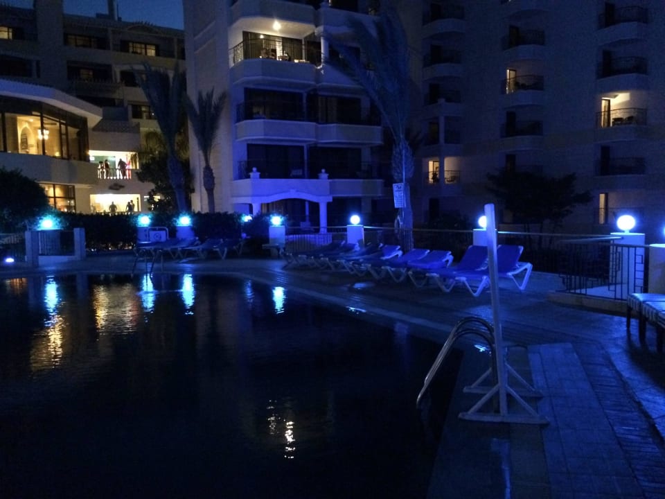 Pool bei Nacht SUNRISE Holidays Resort (Adults Only)
