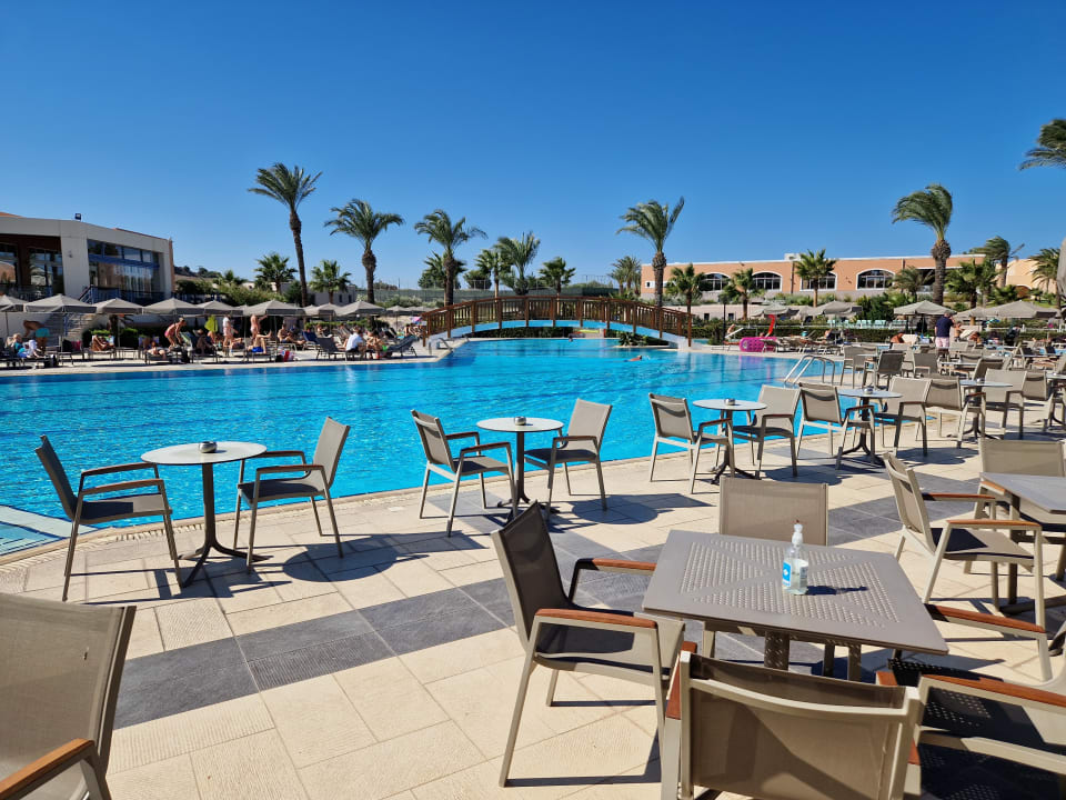 Pool Hotel Horizon Beach Resort