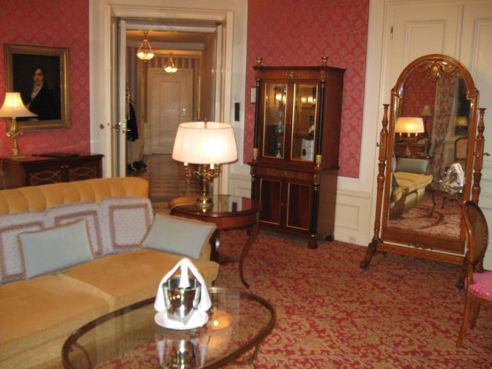 Wohnzimmer in der Suite Hotel Bristol