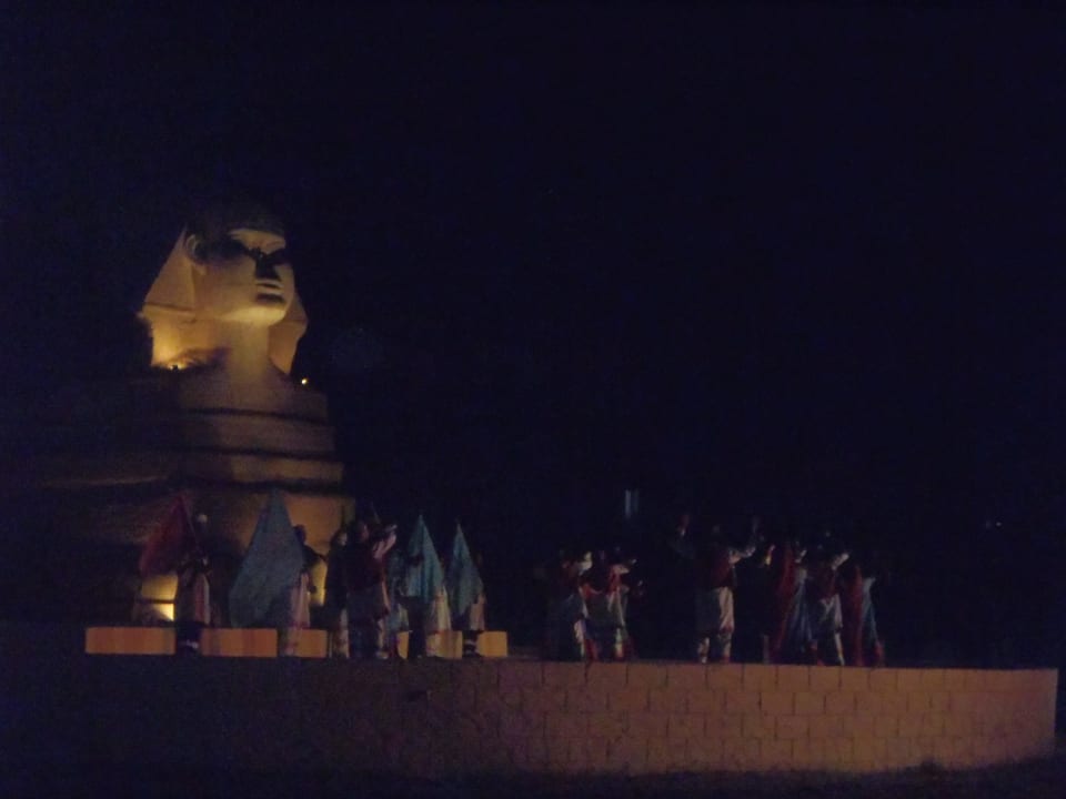 Arena i co wieczorny pokaz historii egipskiej  Pickalbatros Alf Leila Wa Leila Resort - Neverland Hurghada