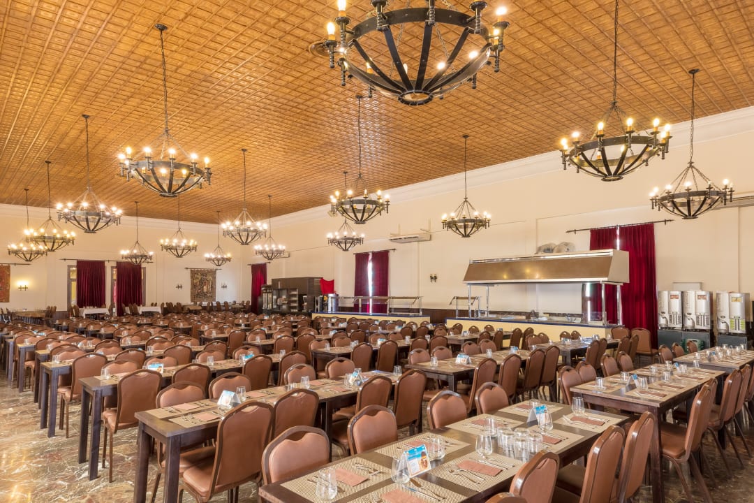 Gastro Magic Robin Hood Resort