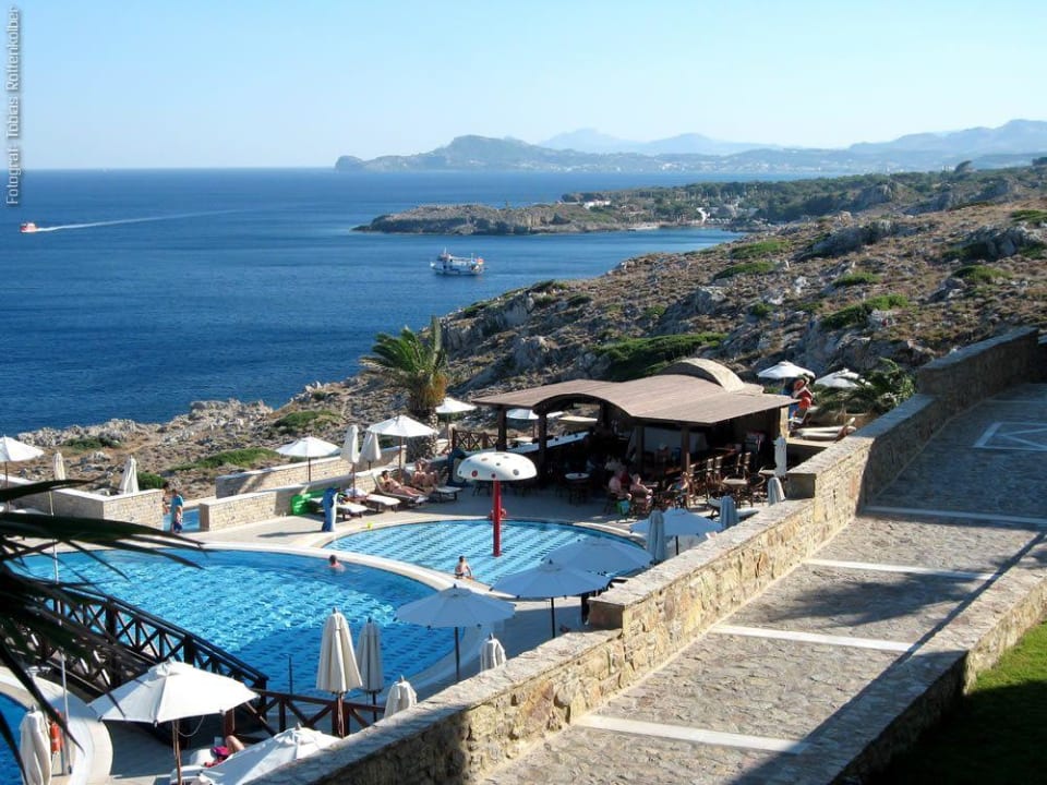 Blick zur Poolbar Hotel Kalithea Horizon Royal