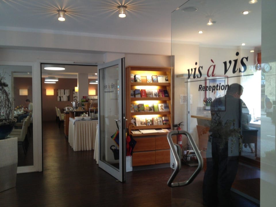 Mit Blick in den Frühstücksraum Hotel Vis à vis