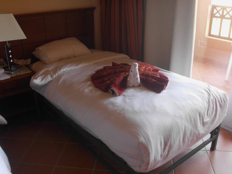 Einzelbett gab es zwei mal(Familiensuite) Charmillion Club Aqua Park