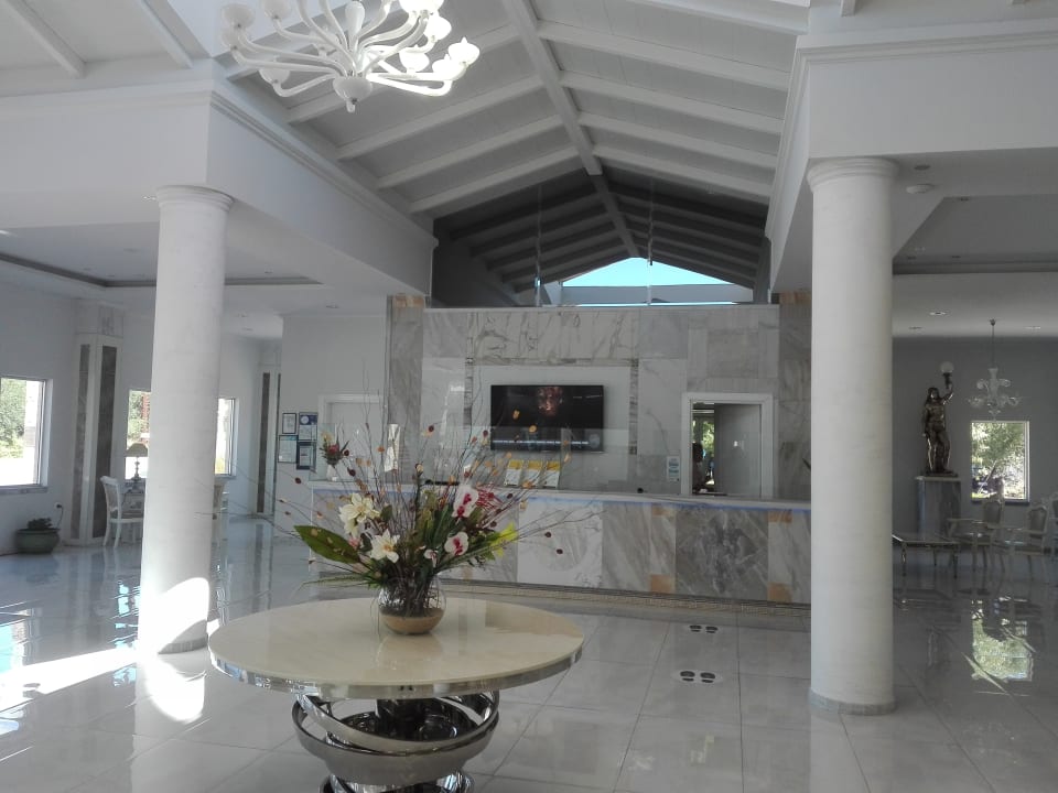 Lobby Sandy Villas Resort