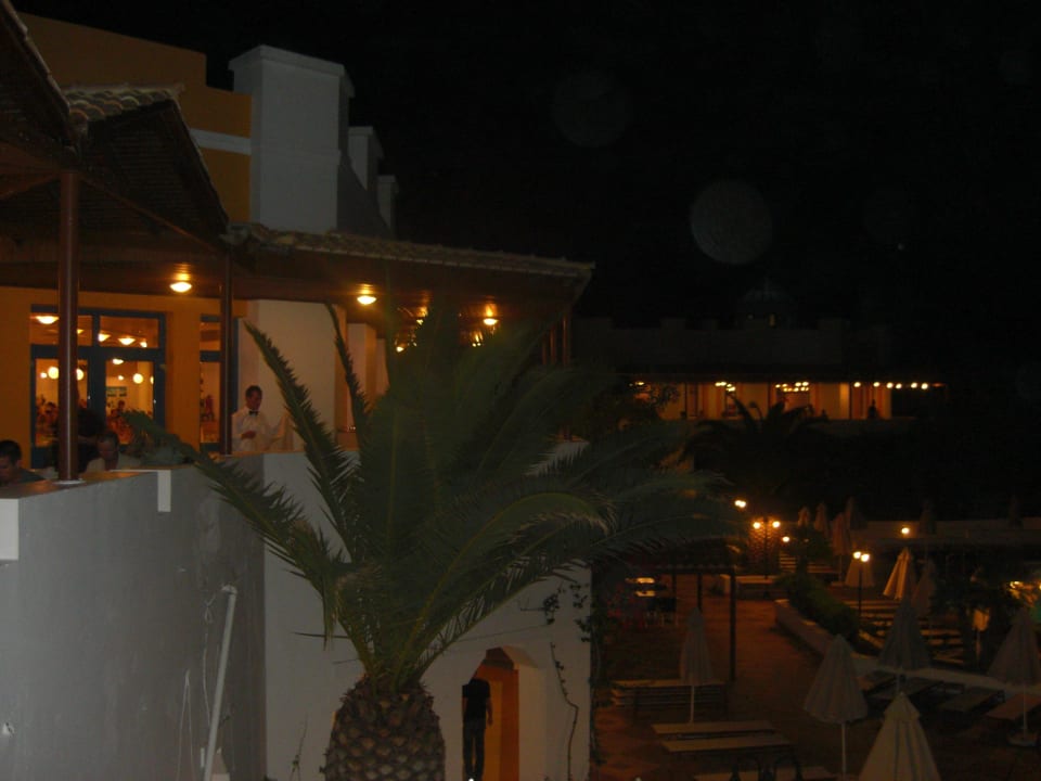 Abendessen auf der Terrasse Lagas Aegean Village