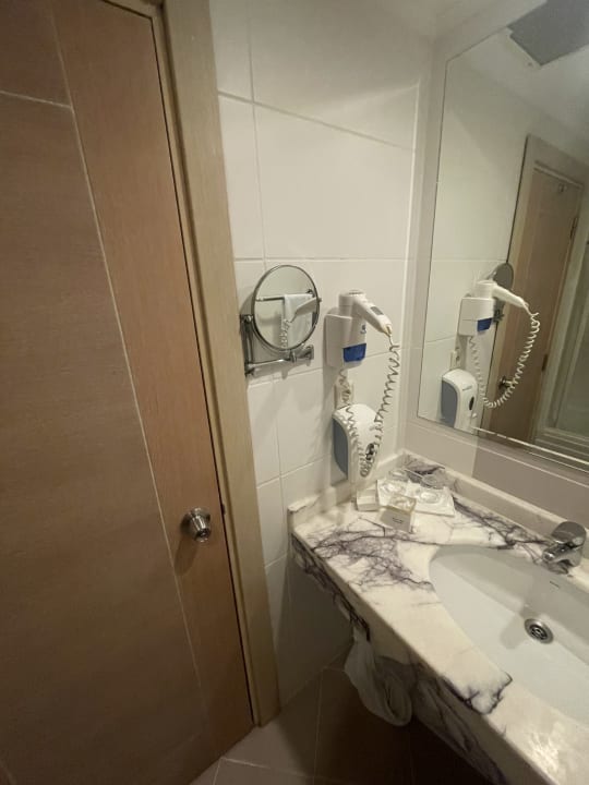 Zimmer Can Garden Resort