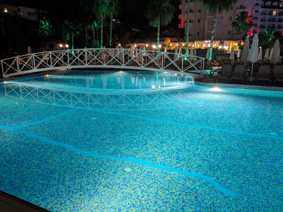 Pool Side Mare Resort & Spa