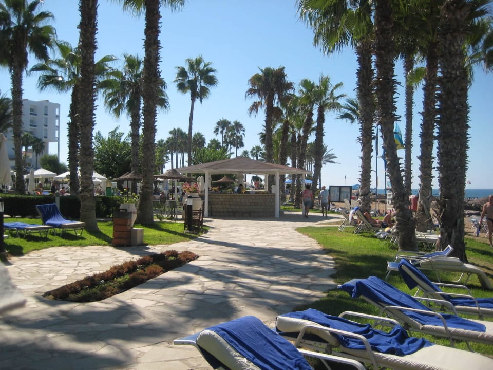 Fussweg am Strand Louis Ledra Beach