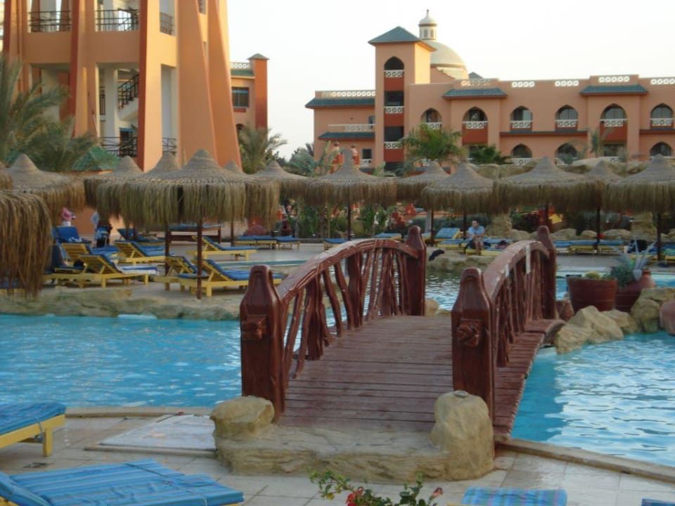 Am beheizten Pool Pickalbatros Aqua Park Resort - Hurghada