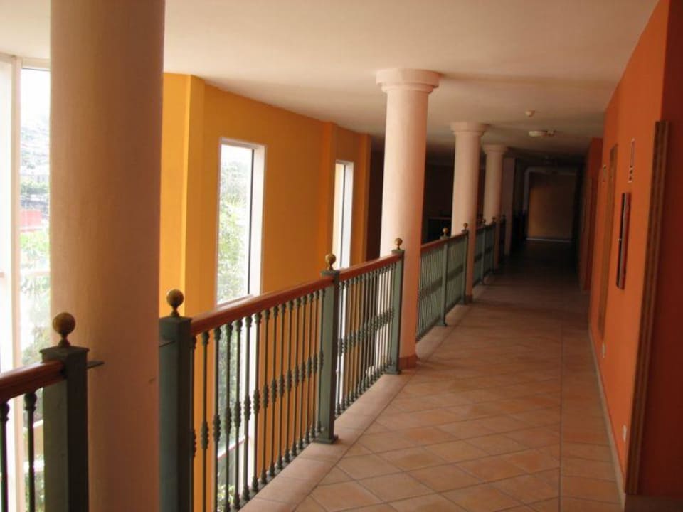 Flur Chatur Playa Real Resort