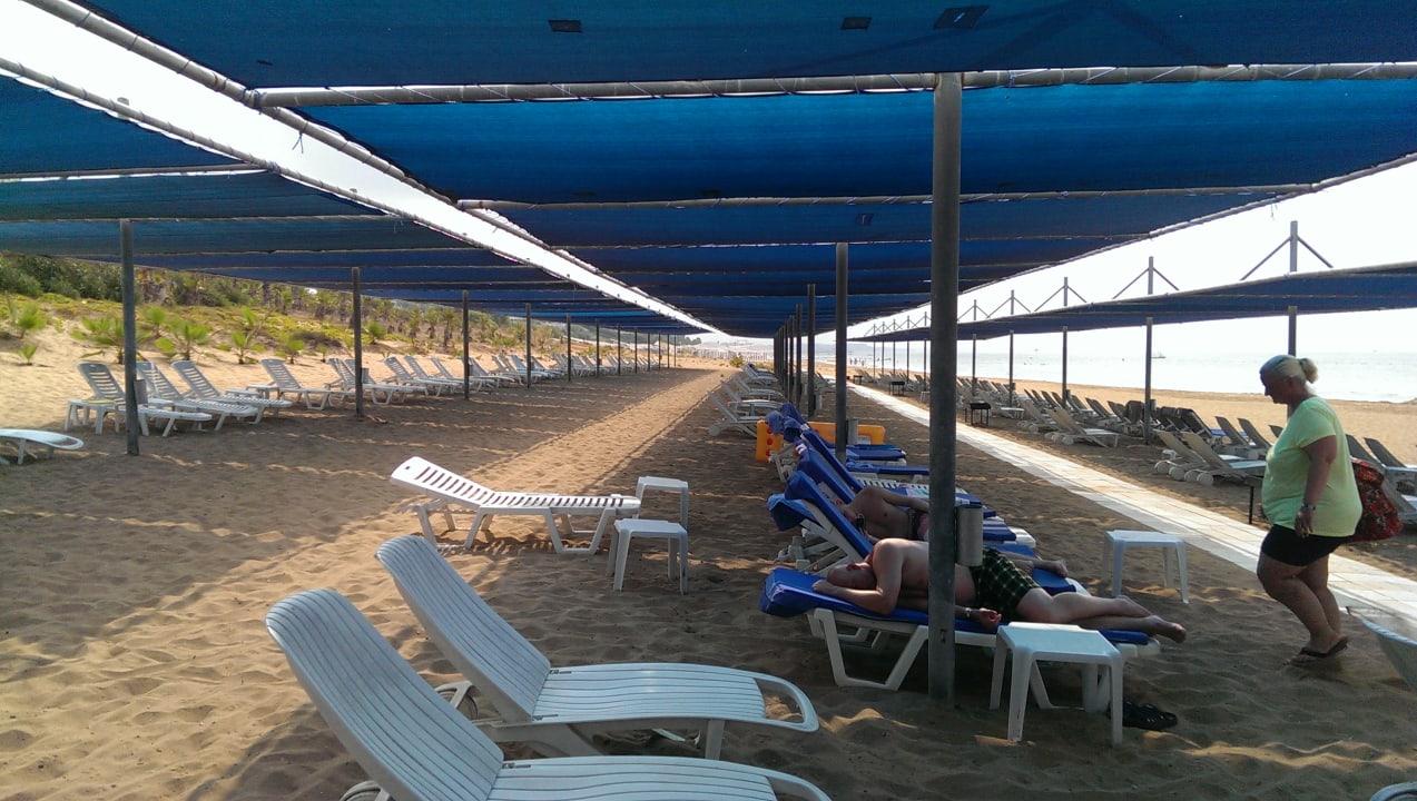 Strand Club Grand Side