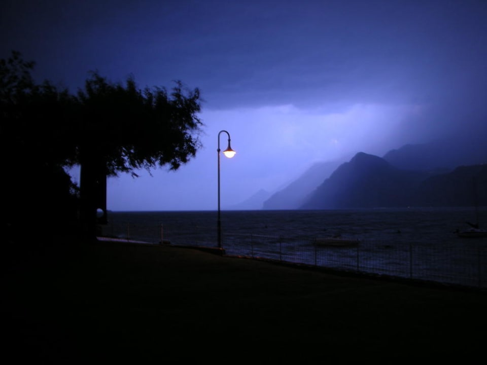 Ausblick auf den See von unserer Terrasse Ambienthotel PrimaLuna