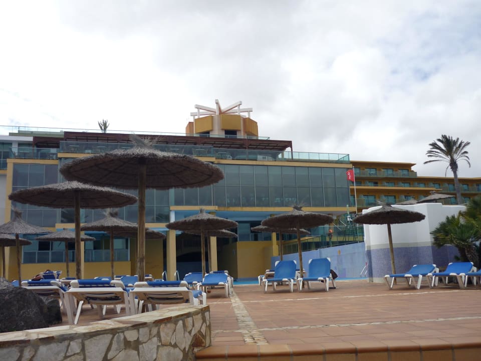 Elewacja od strony basenu SBH Club Paraiso Playa