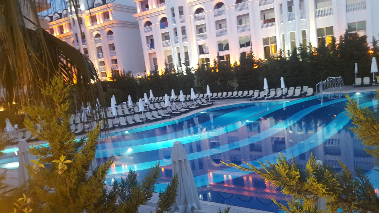 Pool Well Palace Side