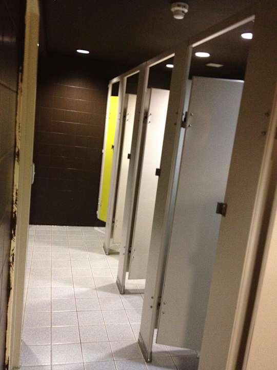 WC Melbourne Metro YHA